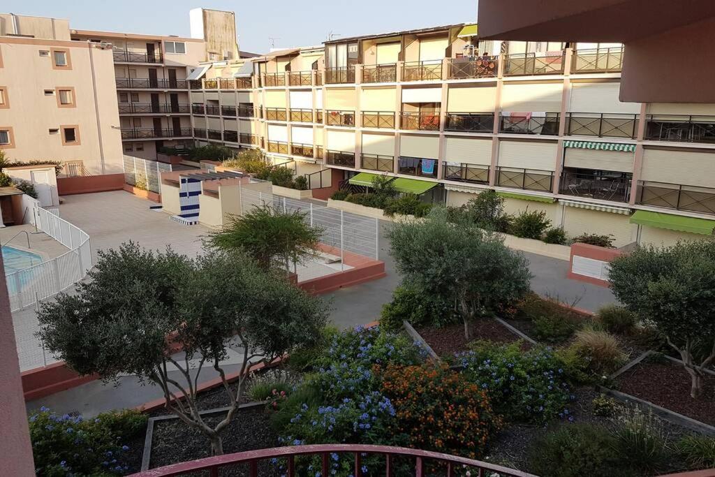Jolies Studios Avec Piscines Et Parking Prive 800M De La Plage Le Grau Du Roi Exterior foto